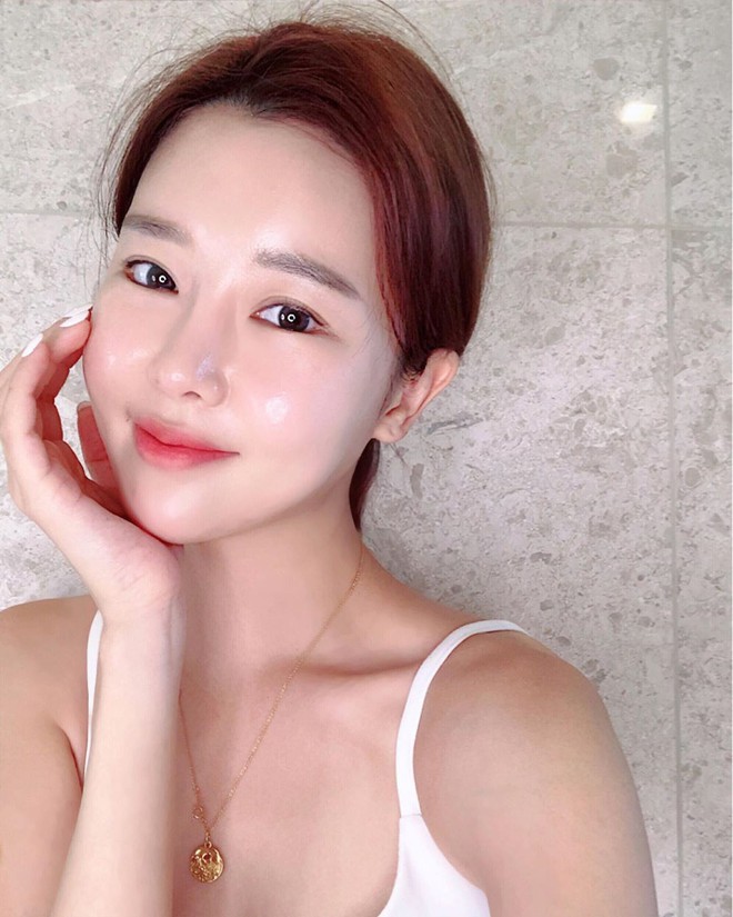 6 lầm tưởng về kem chống nắng bạn phải thay đổi ngay nếu kh&ocirc;ng muốn da l&atilde;o h&oacute;a sớm - Ảnh 2.