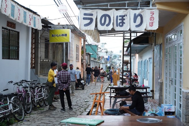 Cứ tưởng là quay ở Nhật Bản, ai dè MV mới của OnlyC lại được thực hiện tại một con dốc vô cùng nổi tiếng ở Đà Lạt! - Ảnh 10.