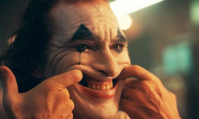 Joaquin Phoenix: Gã Joker điên loạn, khác biệt trên màn ảnh rộng lẫn cuộc sống đời thực! - Ảnh 3.