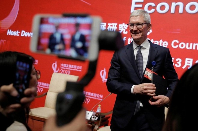 D&ugrave;ng iPhone, ăn g&agrave; KFC hay đi xe Mỹ đều đang trở th&agrave;nh những việc bị l&ecirc;n &aacute;n tại Trung Quốc - Ảnh 2.
