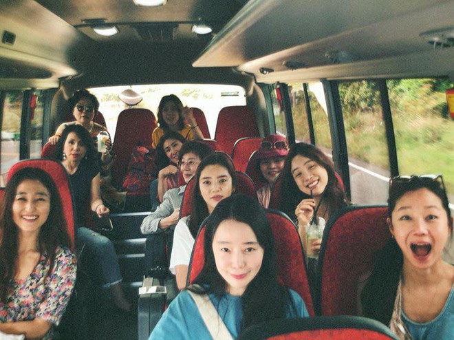Bộ ảnh đẹp nhất hôm nay: Gong Hyo Jin, Son Dam Bi và hội bạn thân toàn mỹ nhân rủ các mẹ đi du lịch, sống ảo như ai - Ảnh 2.