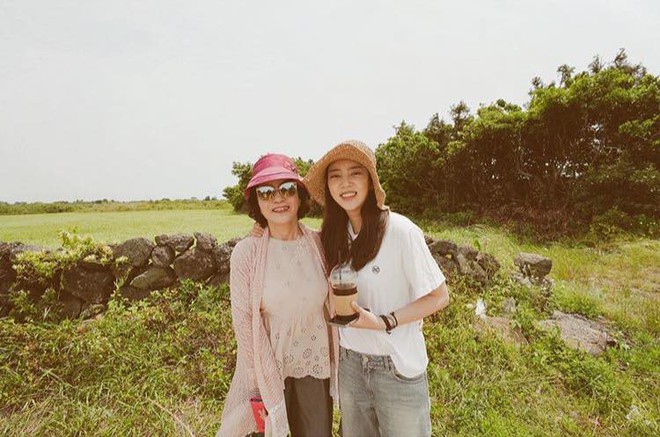 Bộ ảnh đẹp nhất h&ocirc;m nay: Gong Hyo Jin, Son Dam Bi v&agrave; hội bạn th&acirc;n to&agrave;n mỹ nh&acirc;n rủ c&aacute;c mẹ đi du lịch, sống ảo như ai - Ảnh 6.