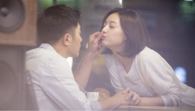 Trước khi yêu Song Joong Ki, Kim Ji Won dính thính cực mạnh từ 5 nam thần màn ảnh này: Số 6 còn bị đồn hẹn hò! - Ảnh 6.