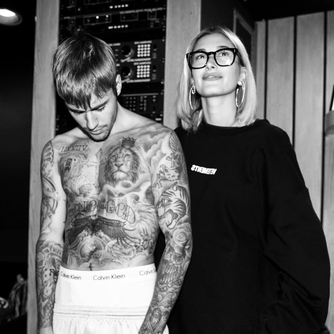Sau hơn 1 th&aacute;ng mới đăng ảnh c&ugrave;ng Hailey, Justin Bieber lập tức khiến fan th&ograve;ng tim v&igrave; một h&agrave;nh động - Ảnh 3.