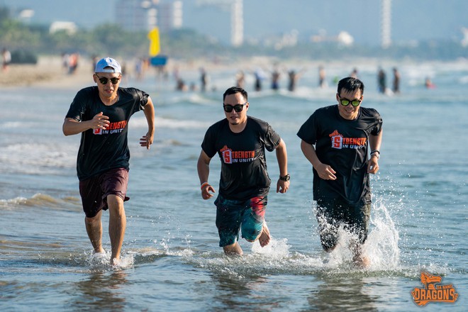 Lộ ảnh tập luyện tr&ecirc;n biển của team b&oacute;ng rổ Danang Dragons khiến chị em đổ gục rầm rầm - Ảnh 15.
