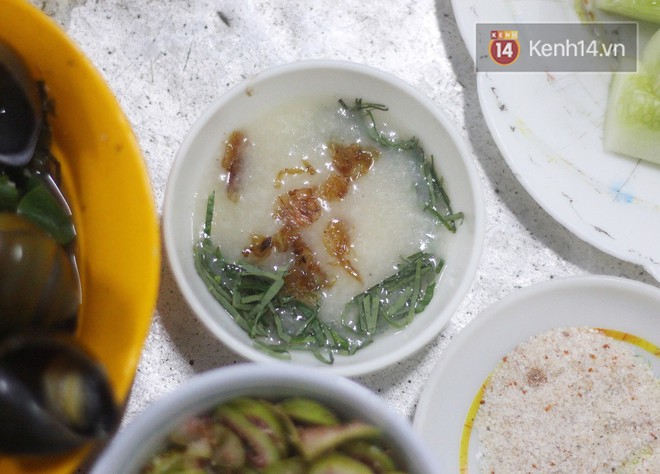 Ốc chấm mẻ - món ăn rất lạ mà dân bản địa mách bạn nên đi ăn thử ở Ninh Bình - Ảnh 3.