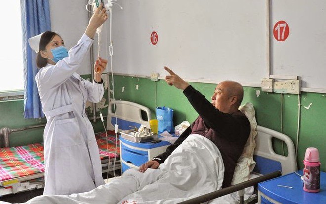 69 người bị nhiễm virus viêm gan C sau khi thẩm tách máu ở Trung Quốc - Ảnh 1.