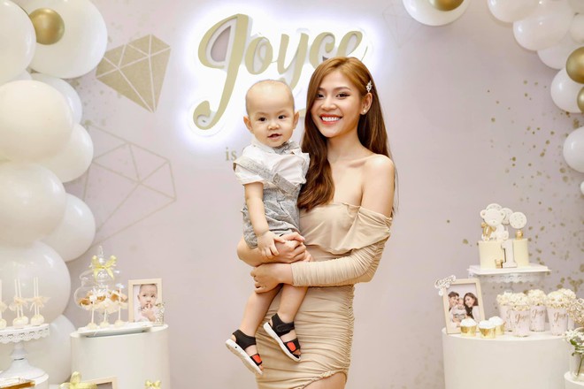 Vợ chồng Ch&uacute;ng Huyền Thanh - Jay Qu&acirc;n rạng rỡ hết mức trong tiệc sinh nhật tr&ograve;n 1 tuổi của con trai - Ảnh 5.