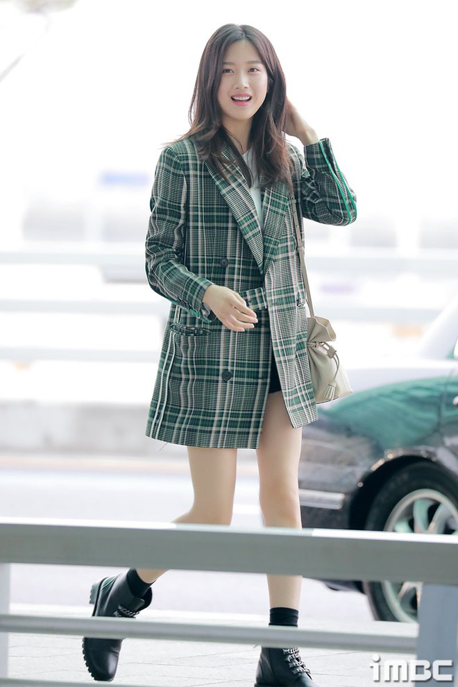 Dàn idol Kpop khiến sân bay náo loạn: Nữ thần Kpop Tzuyu (TWICE) tuột dốc khó đỡ, bị nữ diễn viên 9x nhà SM lấn át - Ảnh 5.
