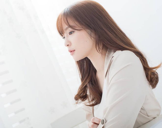 V&ocirc; t&igrave;nh gặp g&aacute;i xinh sở hữu g&oacute;c nghi&ecirc;ng giống Song Hye Kyo, ch&agrave;ng trai ngẩn ngơ đăng ảnh nhờ cư d&acirc;n mạng t&igrave;m info gi&uacute;p - Ảnh 3.