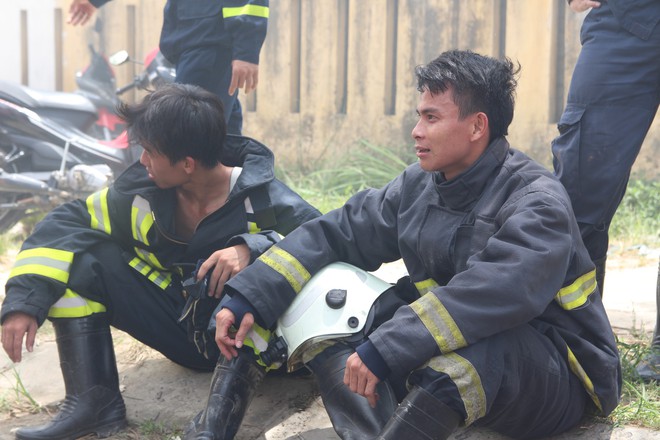 Cháy lớn tại xưởng hương nhang ở Đà Nẵng, nhiều tài sản bị thiêu rụi - Ảnh 6.