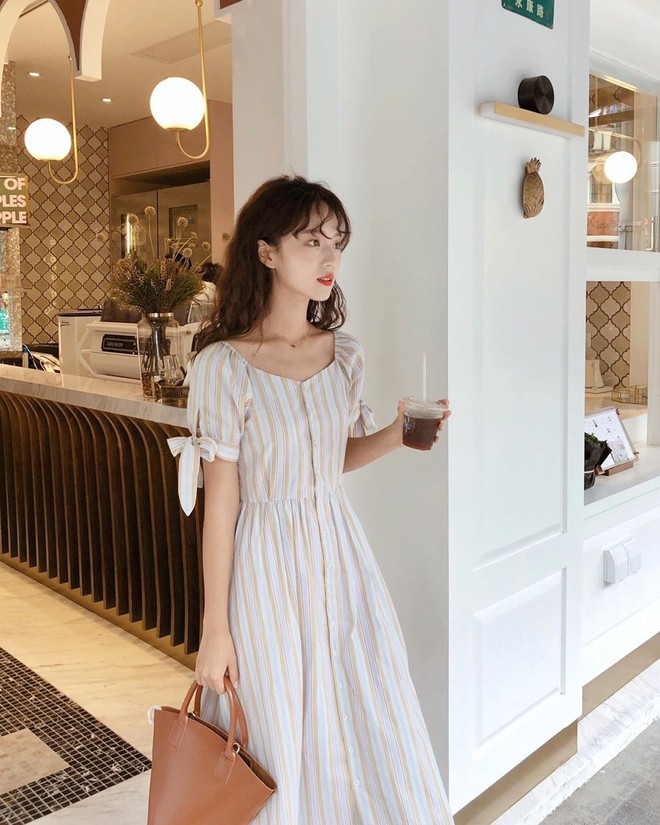 Muốn mặc đẹp h&atilde;y tham khảo 15 bộ đồ từ street style ch&acirc;u &Aacute; dưới đ&acirc;y, với rất nhiều gợi &yacute; v&aacute;y &aacute;o th&ocirc;/đũi m&aacute;t mẻ - Ảnh 11.