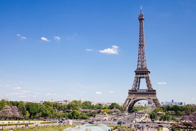 Paris sẽ xây dựng một khu vườn dành cho người đi bộ ngay dưới chân tháp Eiffel với trị giá hơn 80 triệu đô - Ảnh 1.