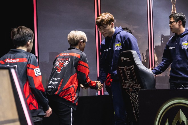 Báo ESPN đánh giá Phong Vũ Buffalo dư sức lọt vào 6 đội mạnh nhất tham dự vòng bảng MSI 2019 - Ảnh 1.