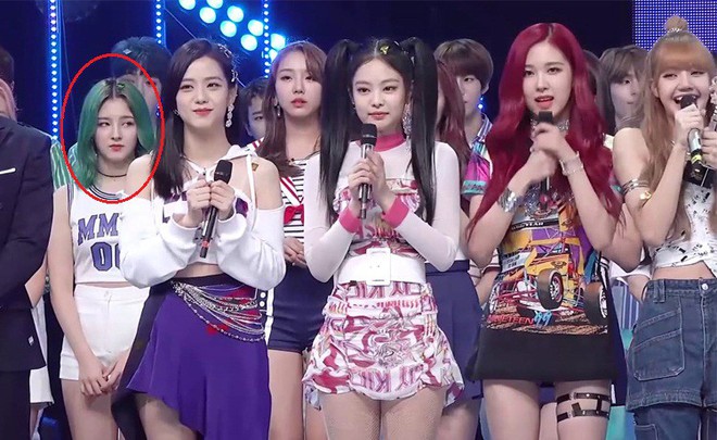 Kh&ocirc;ng hẹn m&agrave; gặp, 4 n&agrave;ng &uacute;t đ&igrave;nh đ&aacute;m của Kpop đều từng d&iacute;nh phốt th&aacute;i độ tr&ecirc;n truyền h&igrave;nh - Ảnh 8.
