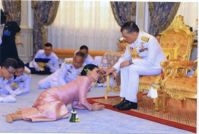 Ảnh: Vẻ đẹp của nữ tướng vừa được sắc phong làm Hoàng hậu Thái Lan - Ảnh 15.