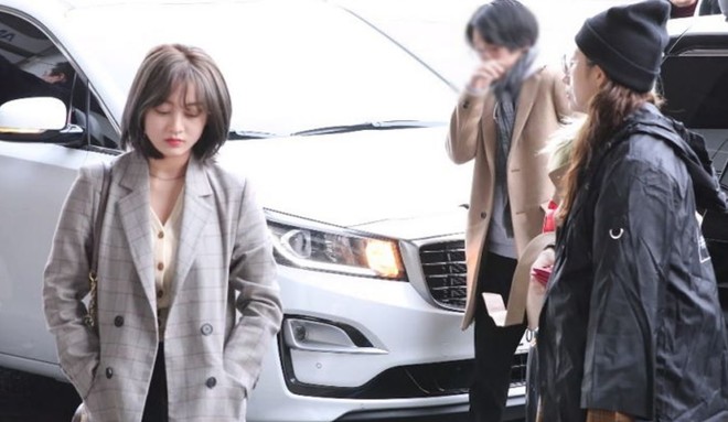 Sau Jihyo, đến lượt Sana (TWICE) bật khóc vì chịu quá nhiều áp lực từ truyền thông và netizen xứ Hàn hậu lùm xùm - Ảnh 9.