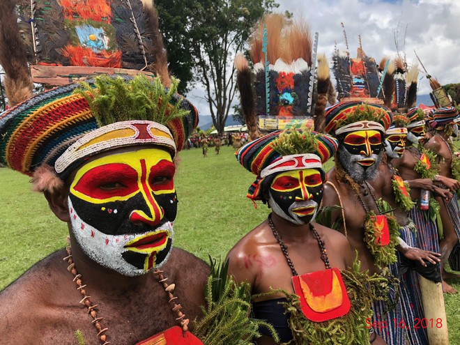 “Thi&#234;n biến vạn ho&#225;” với Goroka Show – Lễ hội thổ d&#226;n của đất nước b&#237; hiểm nhất thế giới Papua New Guinea - Ảnh 2.