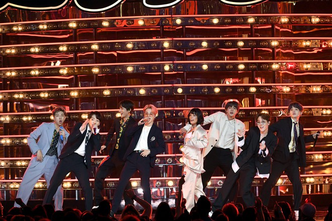 Taylor Swift, BTS và loạt sao đình đám đã cứu lượng người xem Billboard Music Awards từ vực sâu! - Ảnh 2.