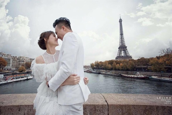 Đang hôn nhau say đắm dưới tháp Eiffel kỉ niệm 1200 ngày yêu, Trấn Thành - Hari Won phải ngừng lại vì bị phá đám - Ảnh 5.