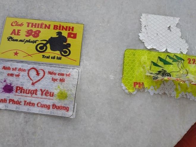 Clip nam thanh niên dán logo phản quang vào biển báo địa danh đèo Khau Phạ khiến dân mạng bức xúc: Đừng làm xấu danh nghĩa phượt thủ! - Ảnh 4.
