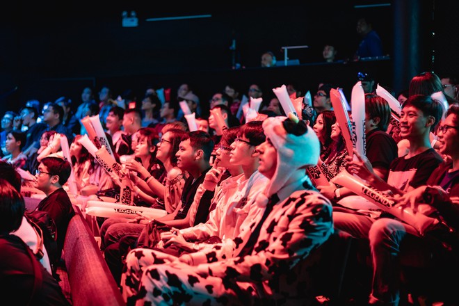 Ngắm nh&igrave;n d&agrave;n cosplay xinh đẹp l&agrave;m n&oacute;ng kh&ocirc;ng kh&iacute; trước thềm giải đấu MSI 2019 - Ảnh 8.