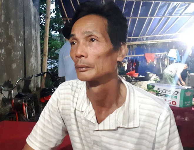  Vụ học sinh bị đ&acirc;m chết ở trường: Quặn l&ograve;ng cha về thăm lại tiễn đưa con  - Ảnh 3.