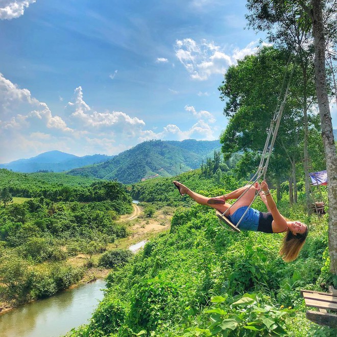 Cần gì đến Bali, tại Việt Nam cũng có xích đu gỗ view trọn thung lũng tha hồ cho bạn “thót tim” bay lượn! - Ảnh 4.