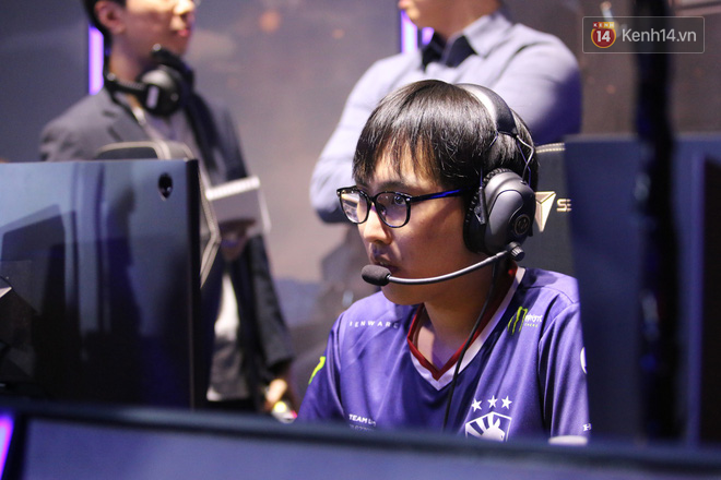 MSI 2019: CĐV ngoại quốc vui tính quẩy cực nhiệt trong GG Stadium trước đại chiến giữa Team Liquid và Phong Vũ Buffalo - Ảnh 13.