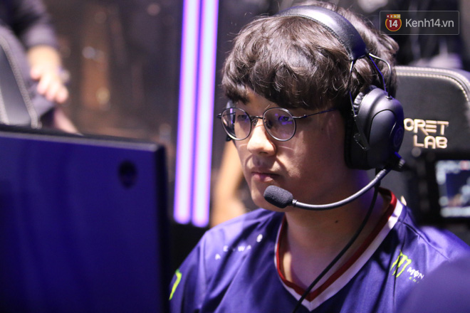 MSI 2019: CĐV ngoại quốc vui tính quẩy cực nhiệt trong GG Stadium trước đại chiến giữa Team Liquid và Phong Vũ Buffalo - Ảnh 12.