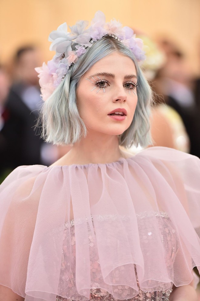 Nào chỉ có váy áo làm màu, Met Gala 2019 còn ngập tràn những khoảnh khắc beauty đẹp đến mộng mị - Ảnh 9.