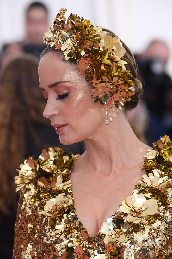 Nào chỉ có váy áo làm màu, Met Gala 2019 còn ngập tràn những khoảnh khắc beauty đẹp đến mộng mị - Ảnh 13.