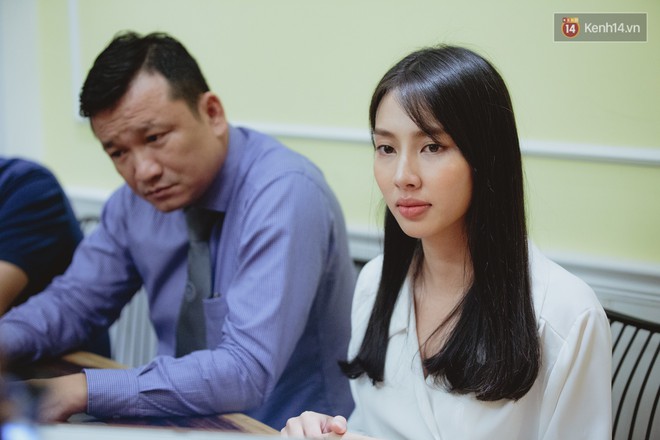 Người đẹp nh&acirc;n &aacute;i Th&ugrave;y Ti&ecirc;n c&ugrave;ng luật sư gặp truyền th&ocirc;ng, khẳng định kh&ocirc;ng nhận bất cứ khoản tiền 1,5 tỷ đồng n&agrave;o - Ảnh 7.