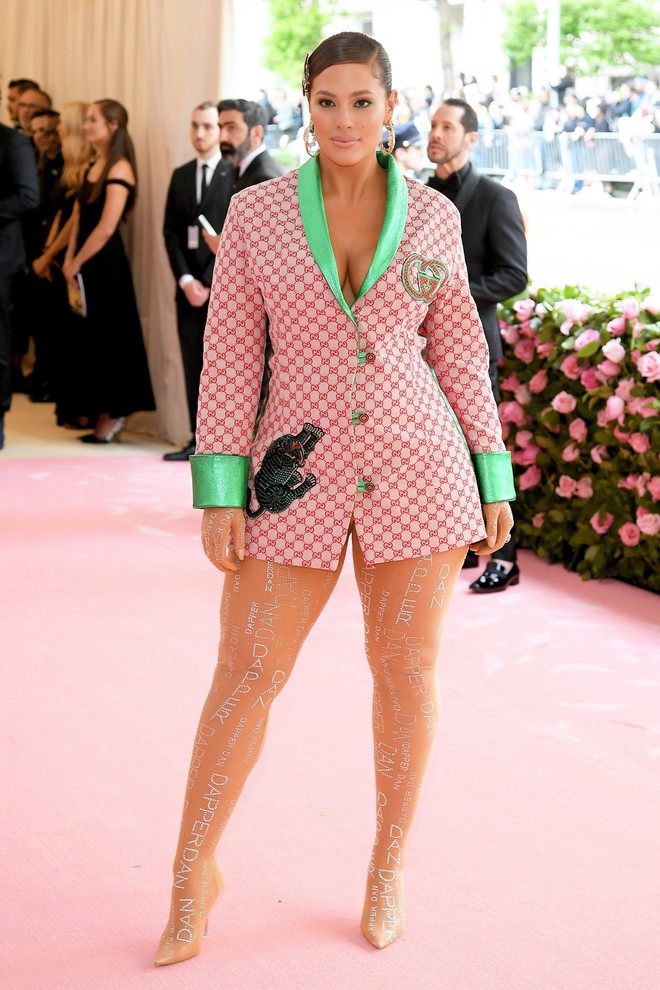 Met Gala 2019 (P2): Kylie và Kendall nổi nhất hội, Kim diện váy chảy nước ảo diệu nhưng bó nghẹt thở - Ảnh 29.