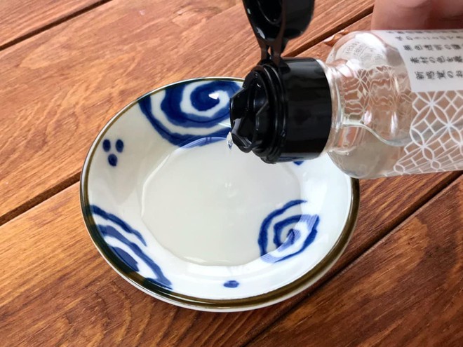Người Nhật lại tạo ra đột phá với nước tương không màu, không cẩn thận là uống nhầm luôn - Ảnh 3.