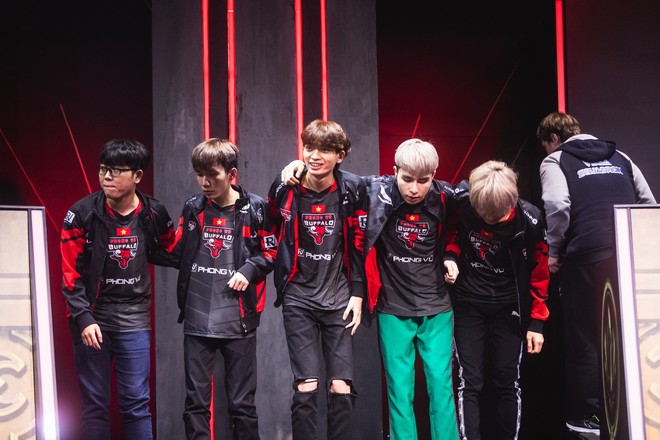 Hậu trường MSI 2019: Dàn sao Phong Vũ Buffalo cười tươi như hoa trong chiến thắng đầy cảm xúc trước Vega Squadron - Ảnh 10.