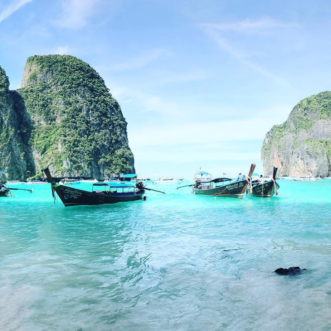 Vịnh biển nổi tiếng tại đảo Koh Phi Phi - Thái Lan cấm khách trong 2 năm tới để phục hồi hệ sinh thái - Ảnh 1.