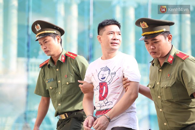 Ông trùm Văn Kính Dương vẫn cười dù bị đề nghị tử hình, hotgirl Ngọc Miu bật khóc khi VKS đưa mức án 20 năm tù - Ảnh 2.