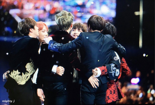 Sốc: H&agrave;ng loạt fansite của BTS đồng loạt đ&oacute;ng cửa trong v&ograve;ng chưa đầy 24 giờ, chuyện g&igrave; đang xảy ra? - Ảnh 3.