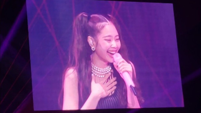 Jennie (BLACKPINK) tiếp tục quên vũ đạo SOLO nhưng fan lại gào thét vì... dễ thương quá! - Ảnh 6.