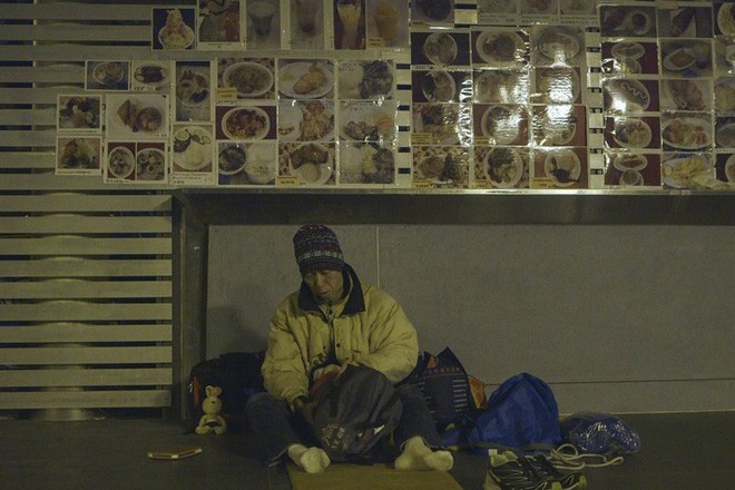 Cuộc sống của người đàn ông vô gia cư gốc Việt ở nơi nghèo nhất Hong Kong và sự tương phản nghiệt ngã của thành phố hoa lệ bậc nhất hành tinh - Ảnh 11.