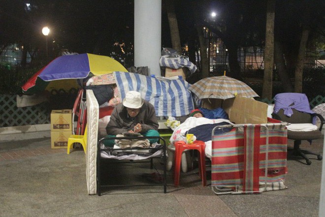 Cuộc sống của người đàn ông vô gia cư gốc Việt ở nơi nghèo nhất Hong Kong và sự tương phản nghiệt ngã của thành phố hoa lệ bậc nhất hành tinh - Ảnh 3.
