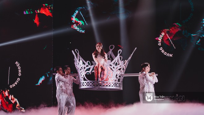 KARD và Ha Sung Woon khiến fan bấn loạn, Chi Pu và Hương Giang đẹp phát hờn bên dàn nghệ sĩ tại show Hàn-Việt - Ảnh 12.