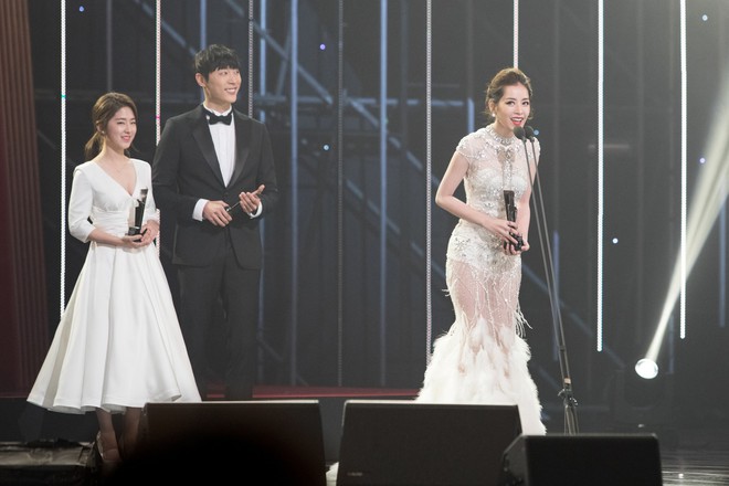 Choáng với quy mô 3 mùa Asia Artist Awards: Bê cả Kbiz lên thảm đỏ, tập hợp khoảnh khắc đắt giá nhưng vẫn tồn tại 1 vấn đề - Ảnh 31.