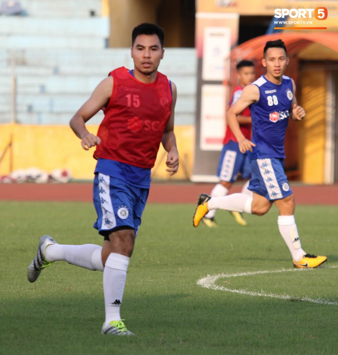 Đình Trọng đang rất buồn và suy sụp vì chấn thương nghiêm trọng hơn dự kiến - Ảnh 3. Đình Trọng đang rất buồn và suy sụp vì chấn thương nghiêm trọng hơn dự kiến - Ảnh 3.