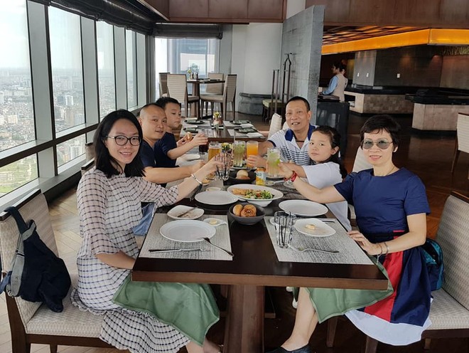 Lại Văn S&acirc;m ph&aacute; lệ khoe ảnh đại gia đ&igrave;nh trong ng&agrave;y sinh nhật  - Ảnh 1.