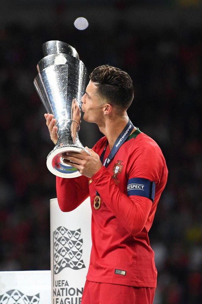 Ronaldo: Xem ngay những hình ảnh về ngôi sao bóng đá Cristiano Ronaldo tài ba và đẳng cấp trong màu áo câu lạc bộ mà anh đã thi đấu.