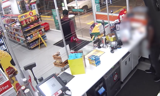 Pha cướp bóc chán đời nhất thế giới: Hùng hổ lao vào cửa hàng được 15 giây đã bỏ đi - Ảnh 3.
