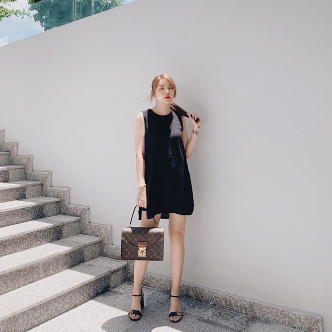 Street style hot mom Việt: Ngọc Anh, Nam Thương cùng loạt người đẹp lên đồ xì tin hack tuổi và quan trọng là mát mẻ hết nấc - Ảnh 12.