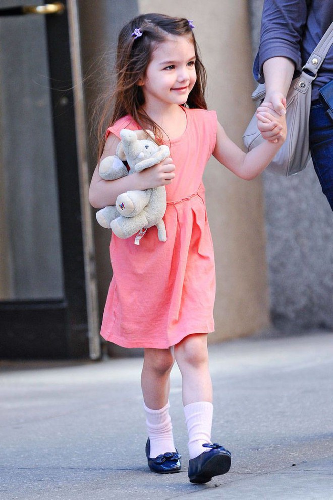 Hành trình nhan sắc 2 công chúa nhà sao hot nhất Hollywood: Harper Beckham xinh ra, Suri Cruise ngày càng bị dìm - Ảnh 26.